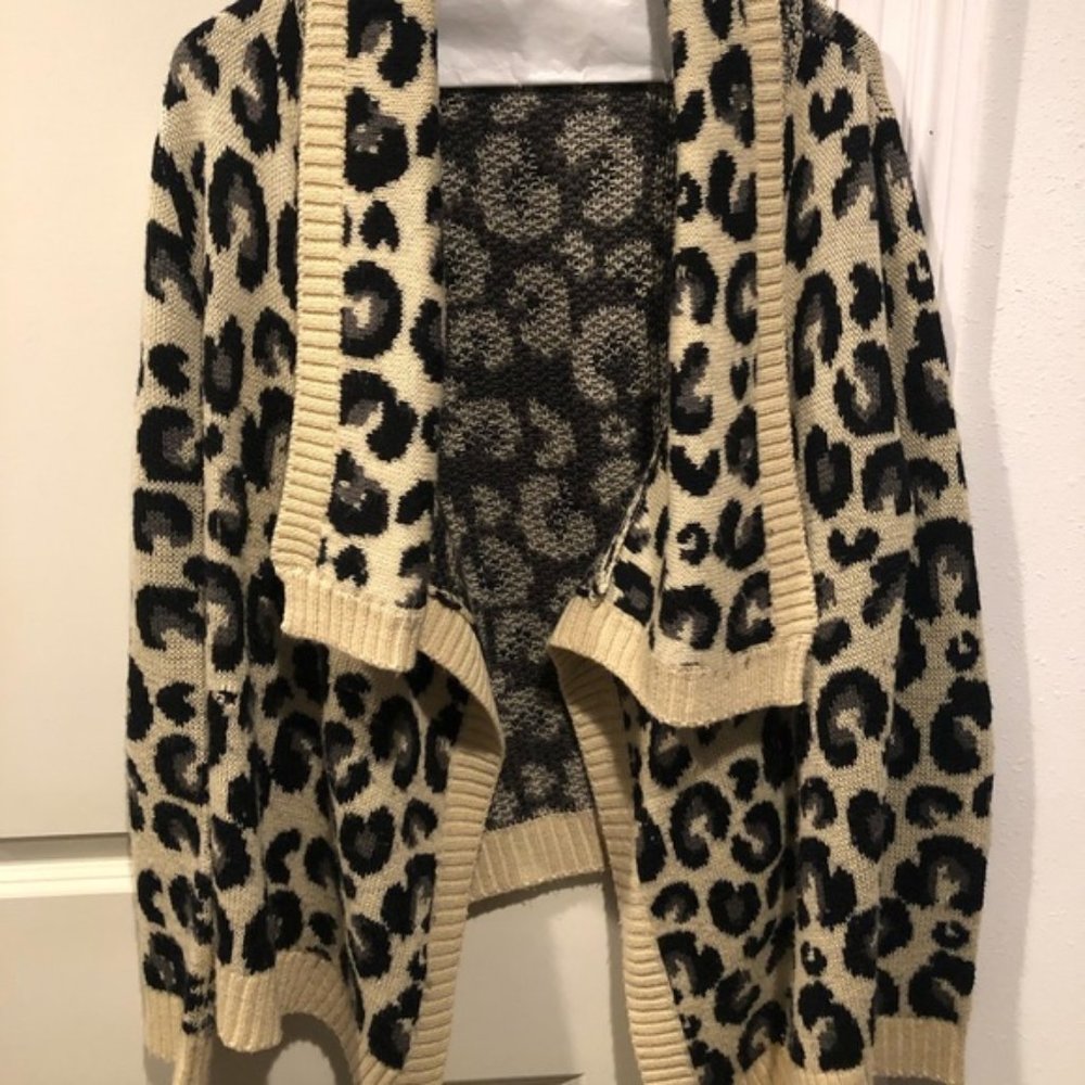 Charlotte Russe open front leopard print cardigan - Picture 1 of 3